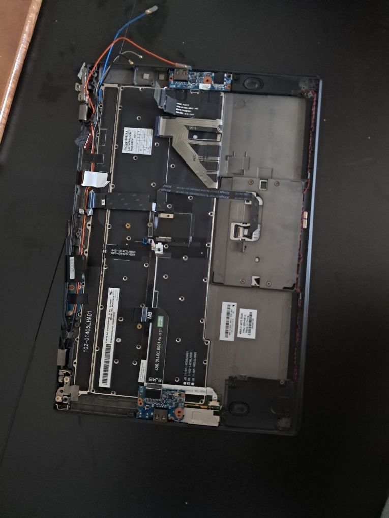 carcaça de um lenovo carbono com toutch serem thinkpad modelo