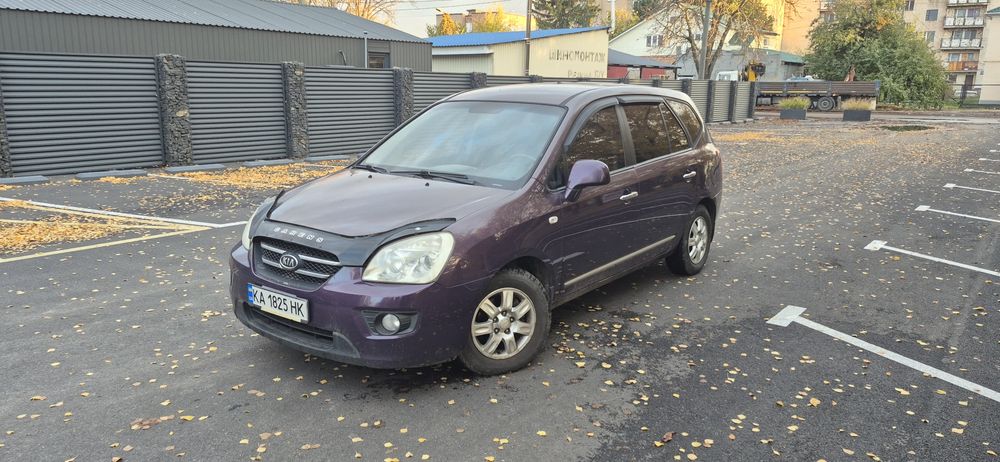 Продам KIA Carens