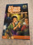 Livro "As cinco quinas - uma amizade suspeita"