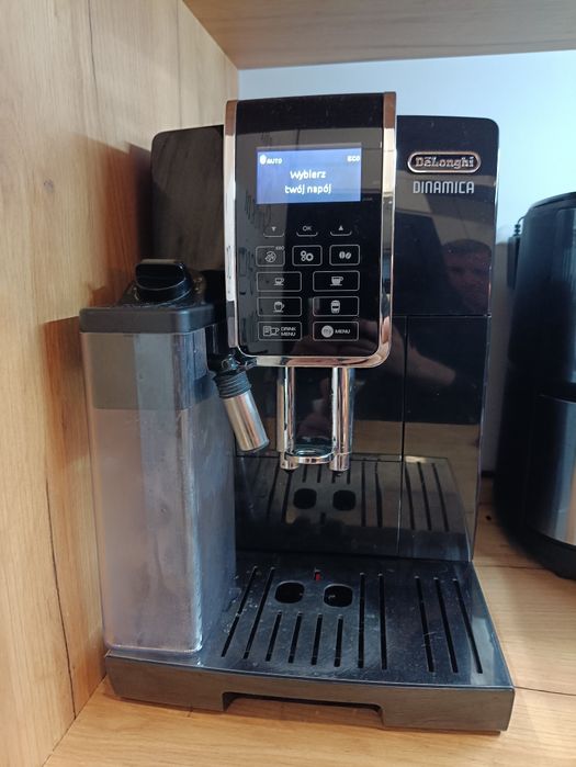 Ekspres do kawy DeLonghi Dinamica – Stan idealny, używany, pełna spraw