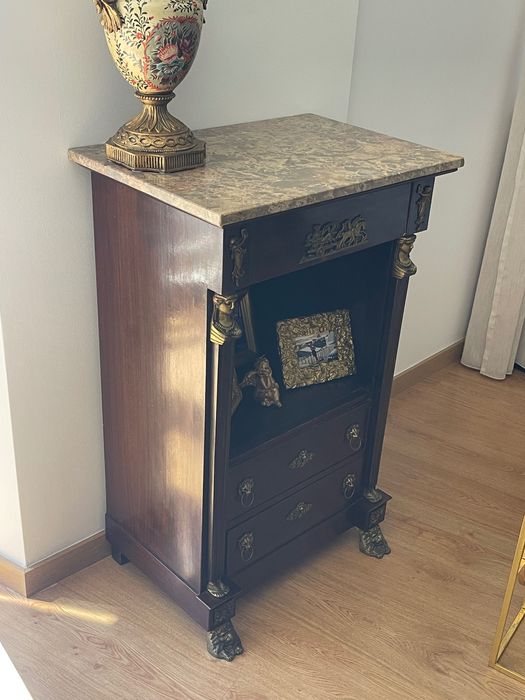 Móvel Colonial pés de leão