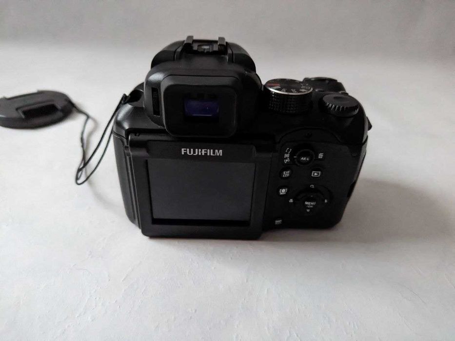 Цифровой фотоаппарат Fujifilm FinePix S100FS