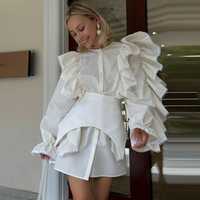 Біла блуза-сукня з баскою