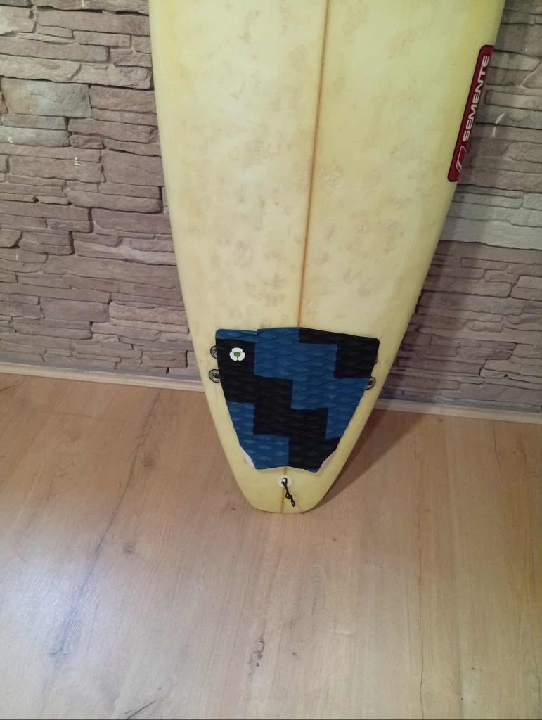 Prancha de surf em bom estado foi recuperada .