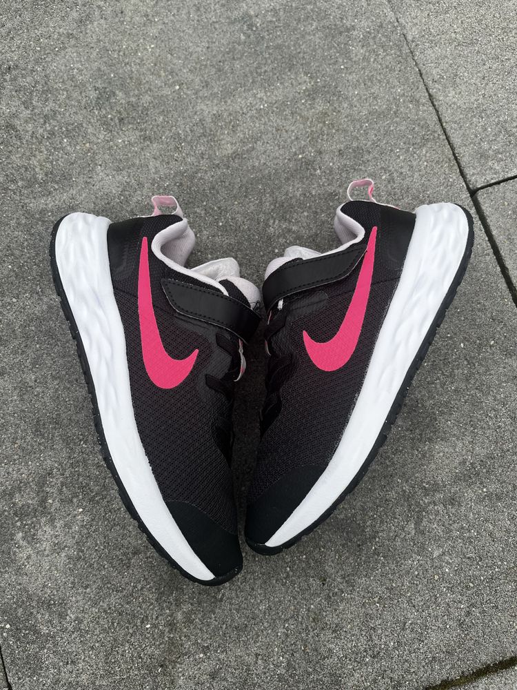 Nike runner r. 33 buty adidasy dla dziewczynki