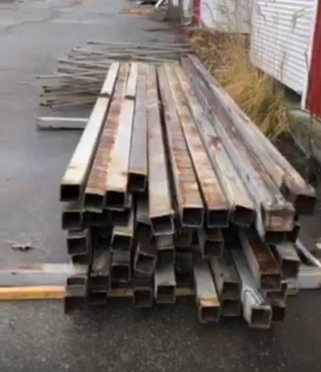 Продам б/у. профнастил, а так же профильную квадратную трубу 80/80/3.