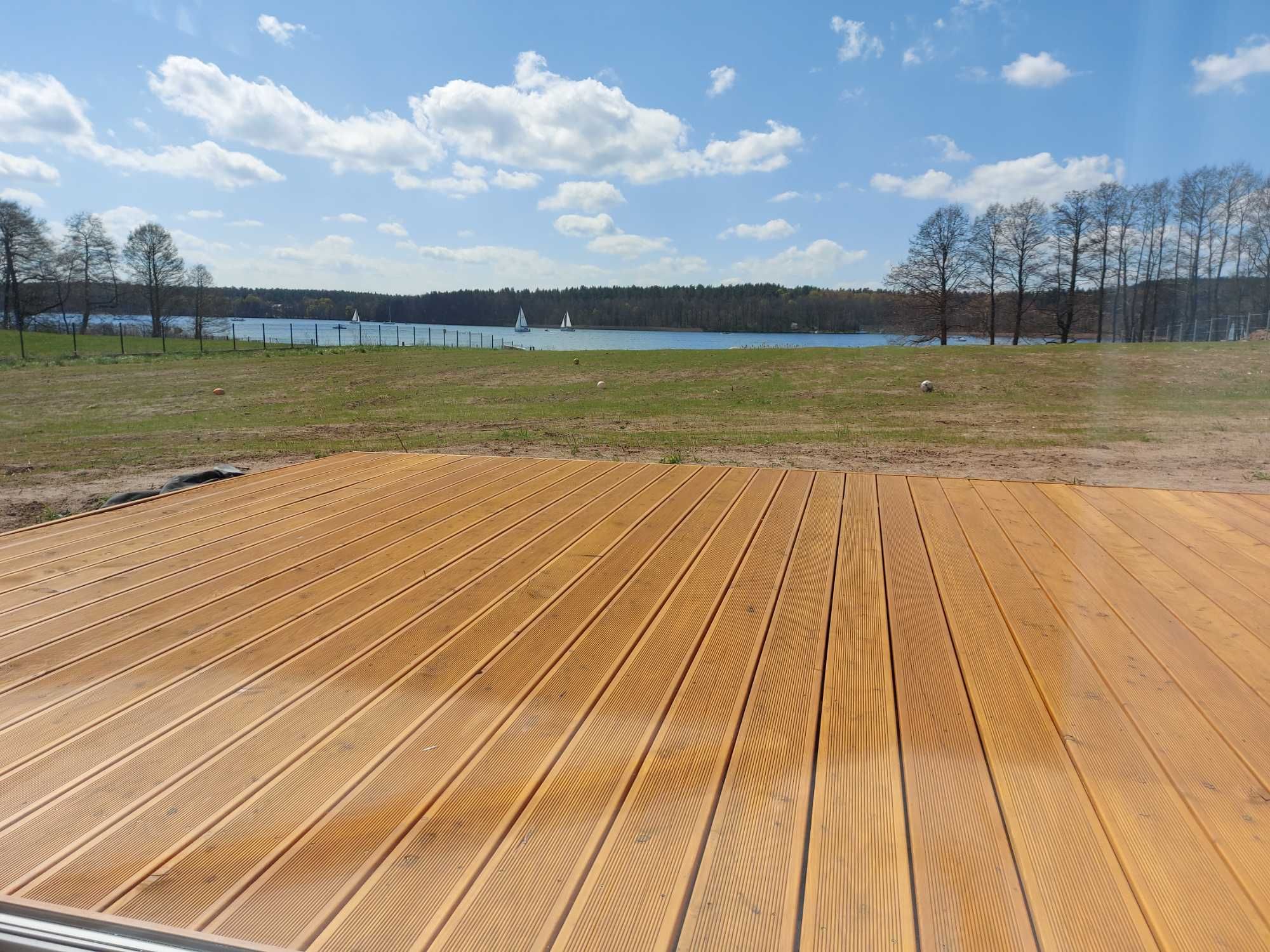 Deski tarasowe modrzew syberyjski 28x150mm ryflowana i gładka