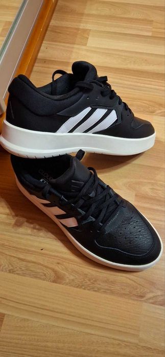 Нові чоловічі кросівки Adidas Court 24 р.451/3 (29см)