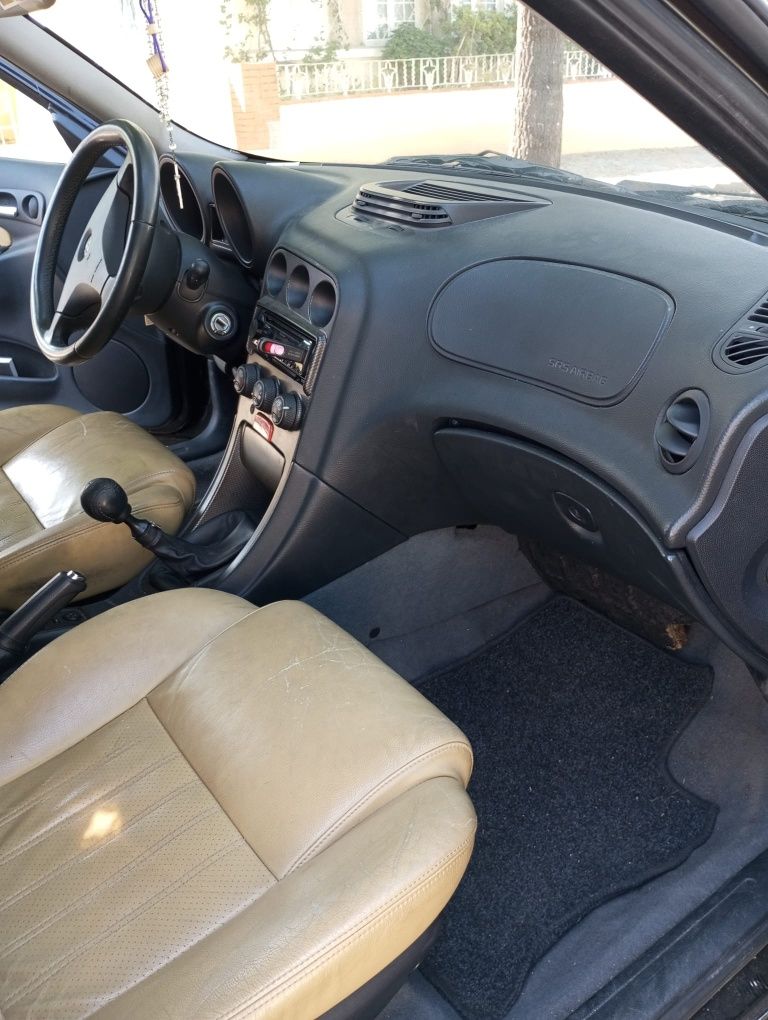 Alfa Romeo 156 .