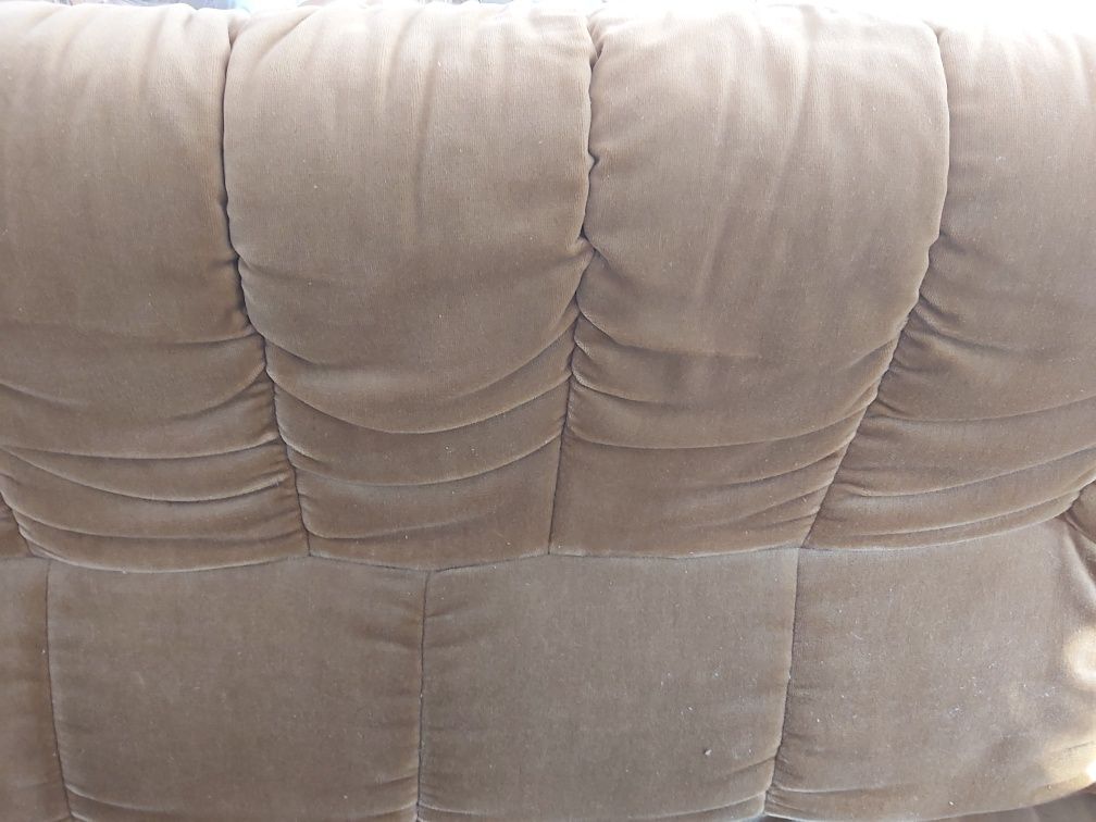 Sofa antyczna pikowana