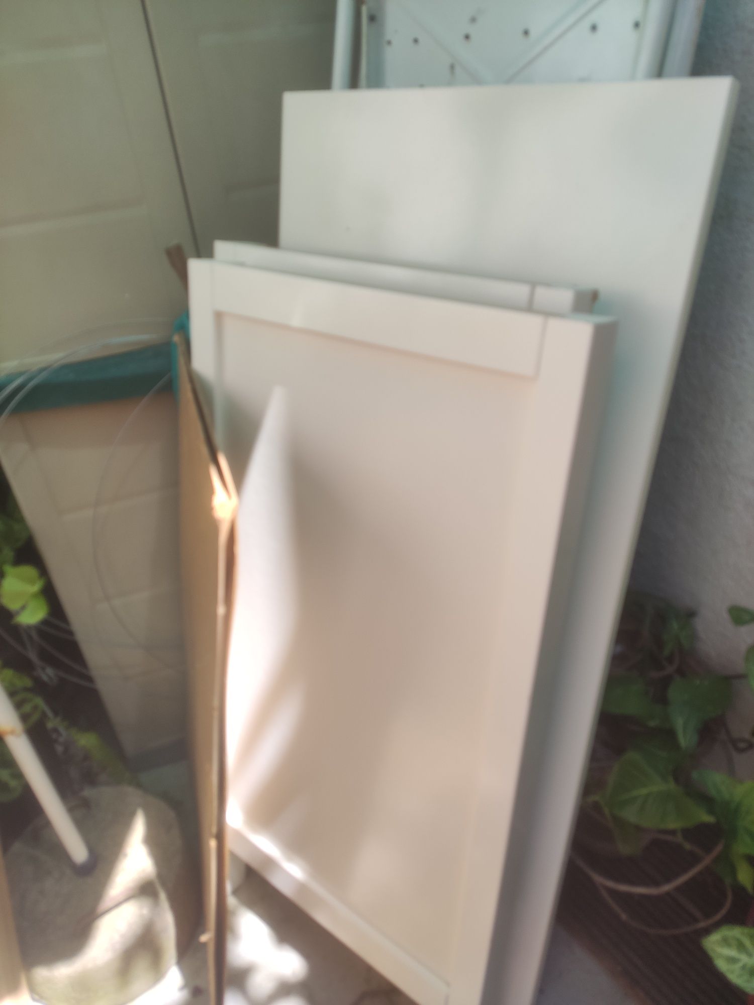 Cómoda hemnes com 3 gavetas branca em muito bom estado