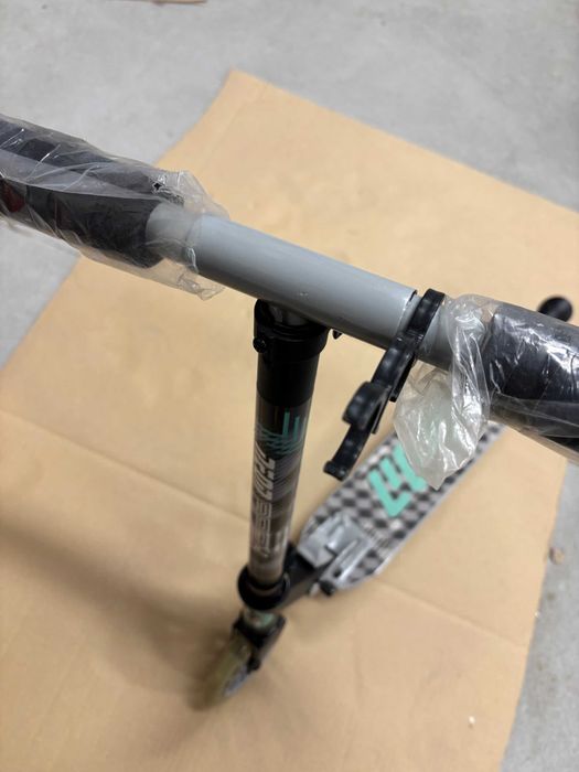 Hulajnoga dla dzieci YVOLUTION Neon Apex Szary