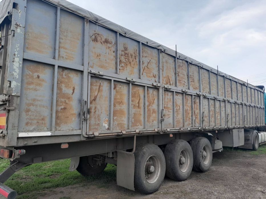 Полуприцеп МАЗ серый