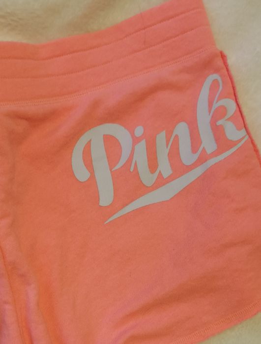 Spodenki firmy Victoria's Secret- VS. Pink