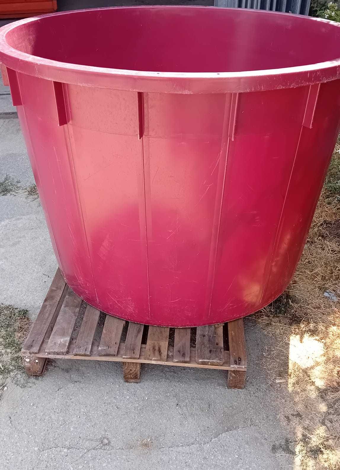 Material vindima (dorna, cubas de inox 250 e 350)