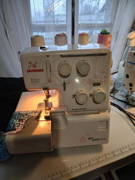 Оверлок Janome my Lock 204 d