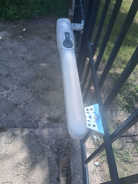 Montaż napędów do bram, kamer CCTV, systemów alarmowych SSWiN