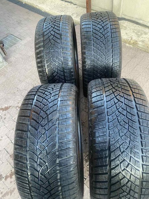 Шини 245.35.20 нові