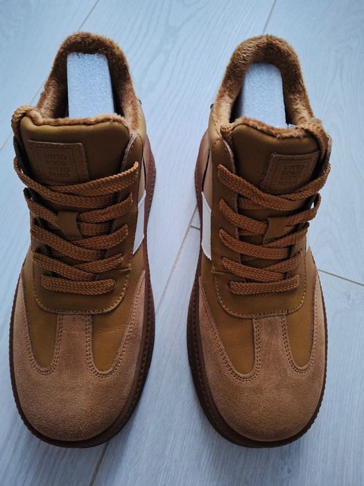 Нові замшеві черевики Vito Rossi, 38