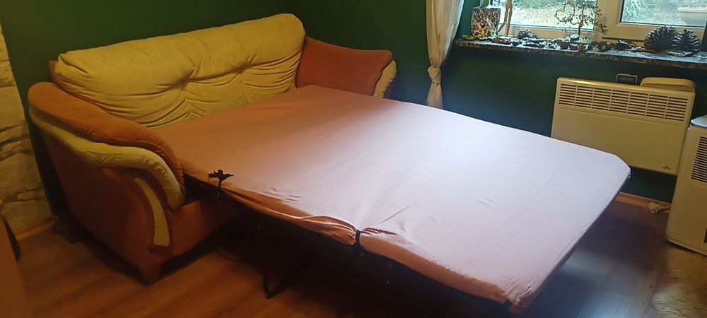 Sofa rozkładana z funkcją spania i dwa fotele
