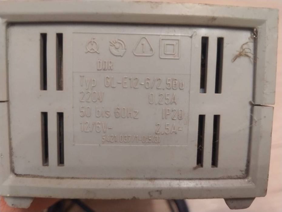 Prostownik Samochodowy Ladefix typ GL-E12-6/2.50u PRL DDR