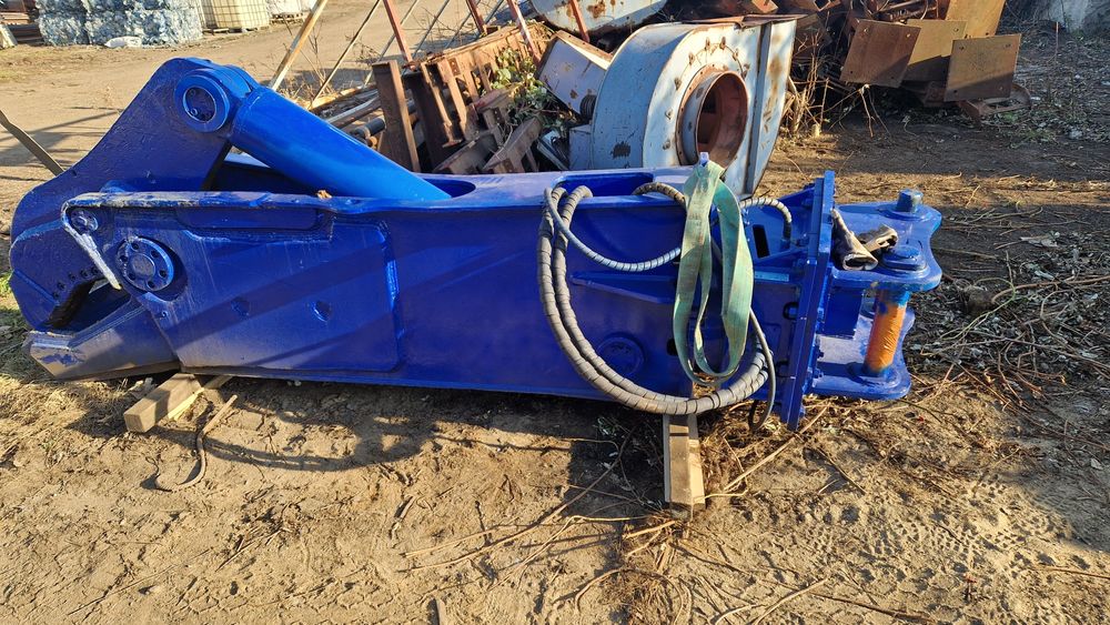 Nożyce hydrauliczne do złomu  koparki