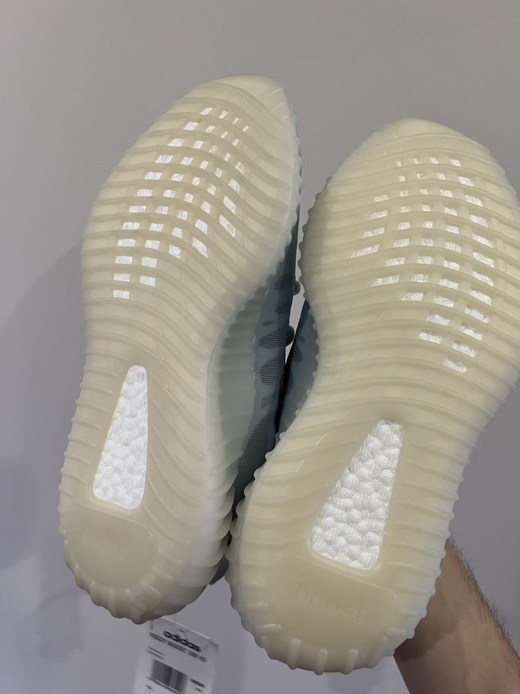 Yeezy Boost 350 v2 mono ice 37 1/3