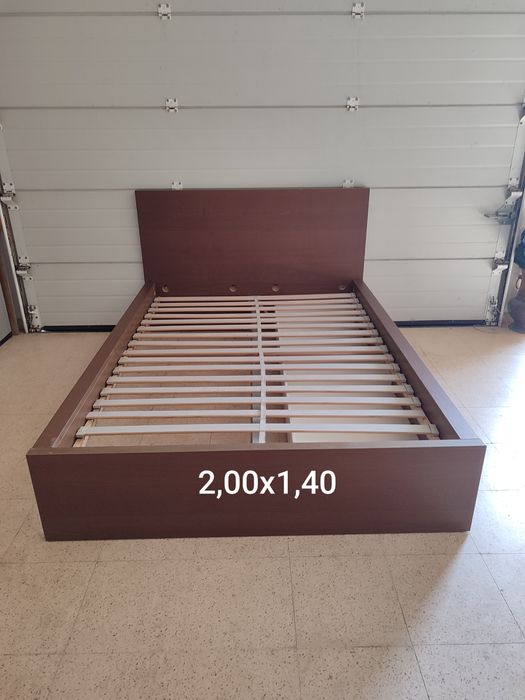Cama IKEA 2,00x1,40 bom estado possibilidade de entrega