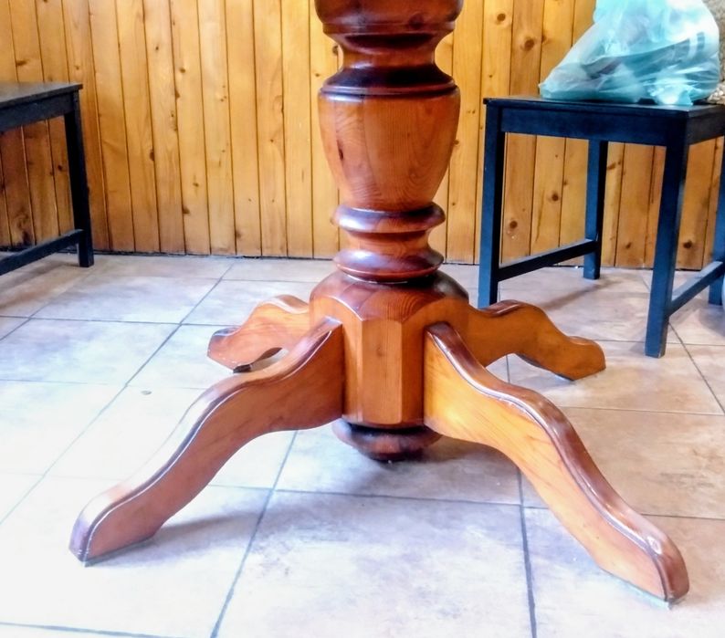 Duży okrągły stół dębowy 130cm x 75cm