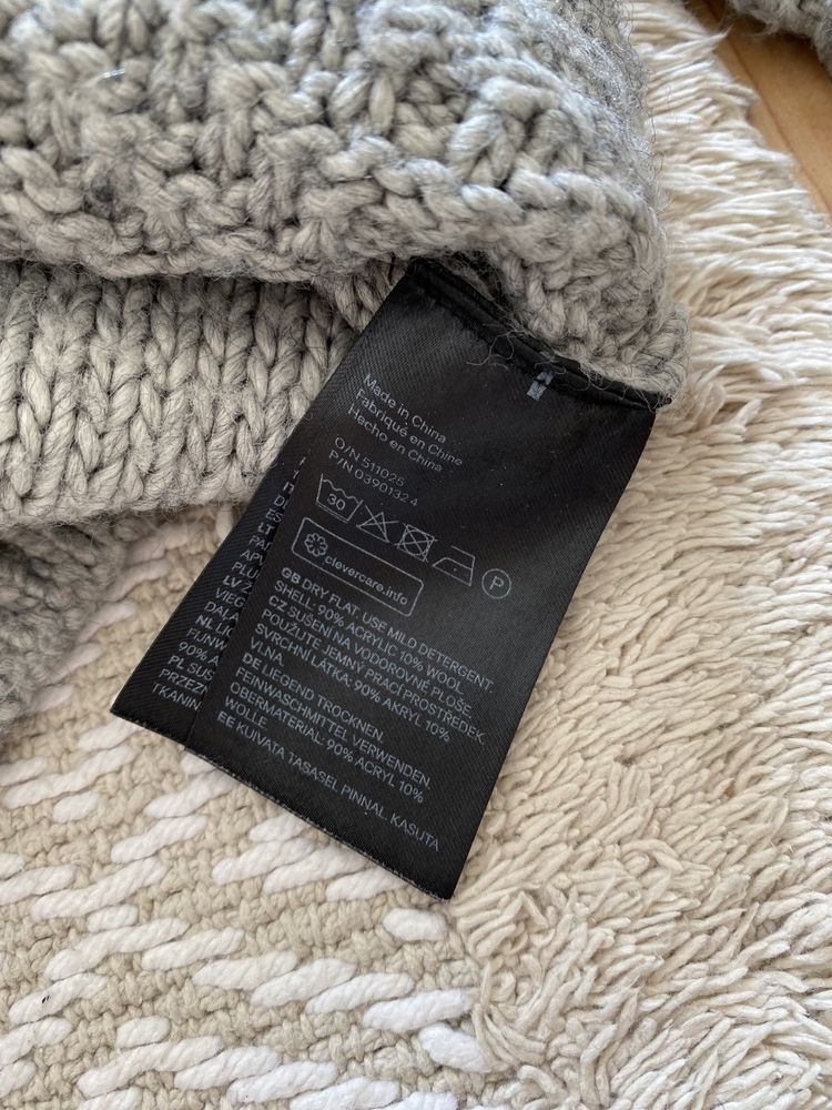 Szary sweter H&M XS 34 wełna warkocz wiosna wyprzedaż