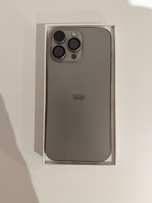 Продам iPhone 16 ProMax 1Tb в гарному стані, батарея 95%.