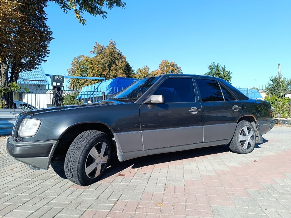 Мercedes-Benz 124