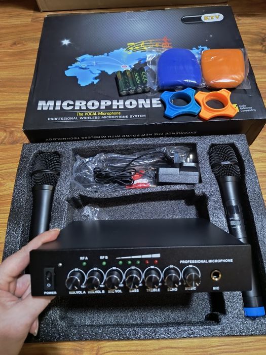 Profesjonalny Zestaw Mikrofonów Bezprzewodowych z Odbiornikiem  karaok