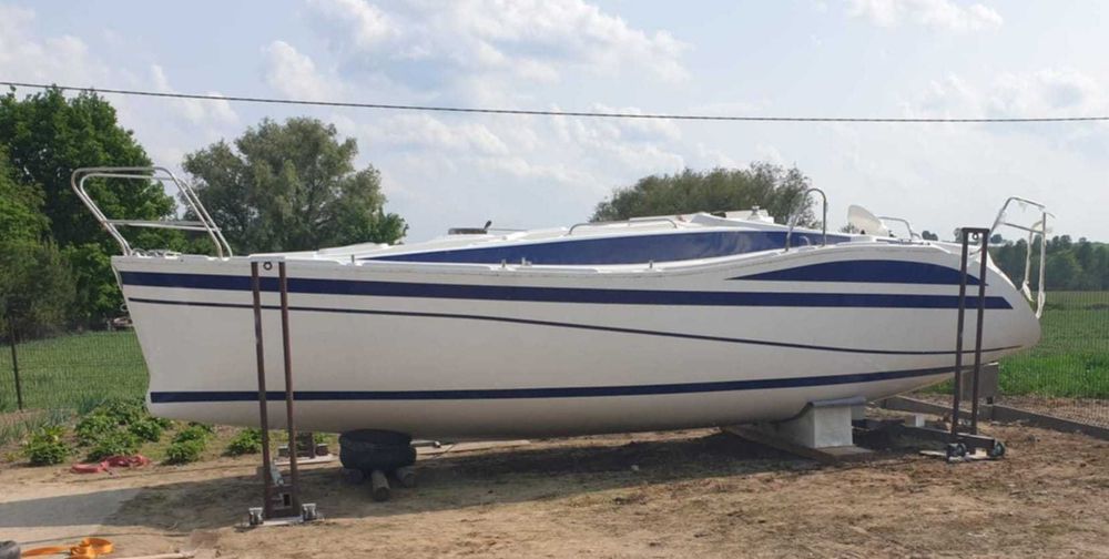 Tess 32 Dreamer – jacht do wykończenia