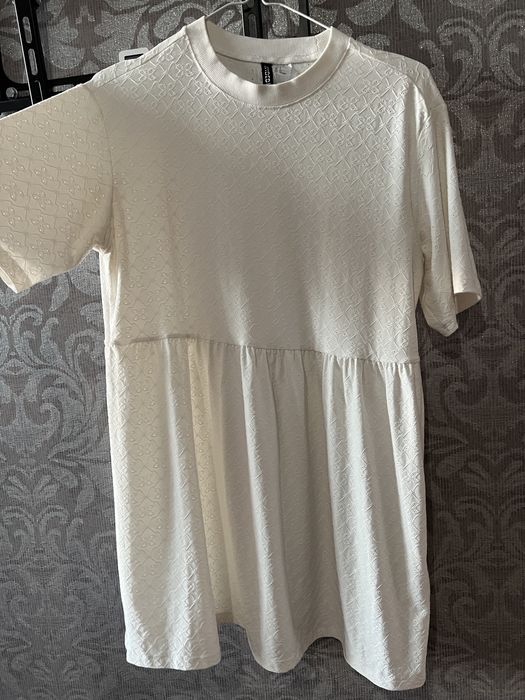 Плаття легеньке літнє підійде для вагітних H&M