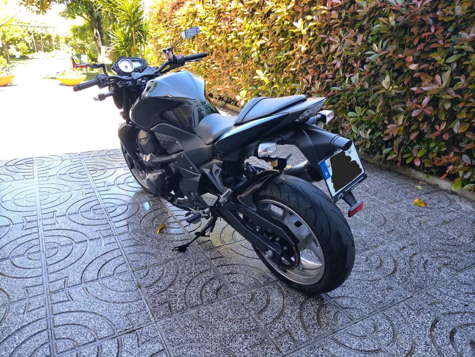 Kawasaki Z750 black