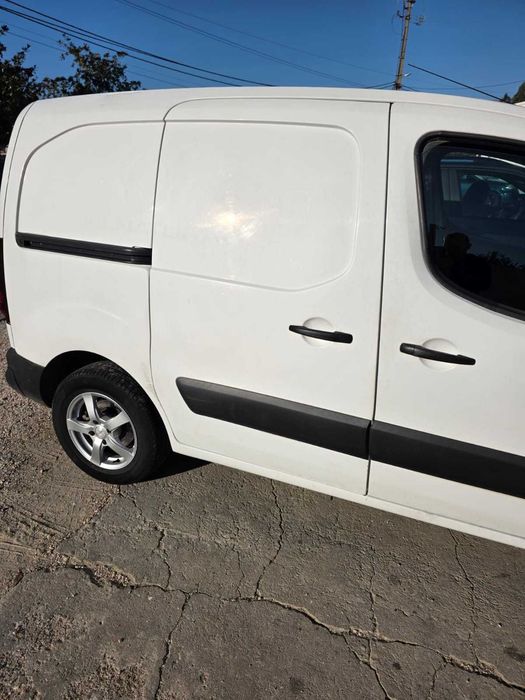 Peugeot Partner 3 Lugares 90cv impecável 2012 valor não negociável