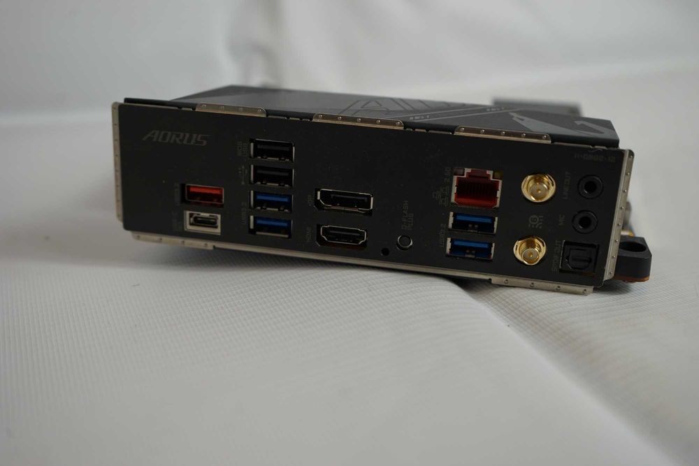 Материнська плата GIGABYTE B760I AORUS PRO DDR4 LGA1700