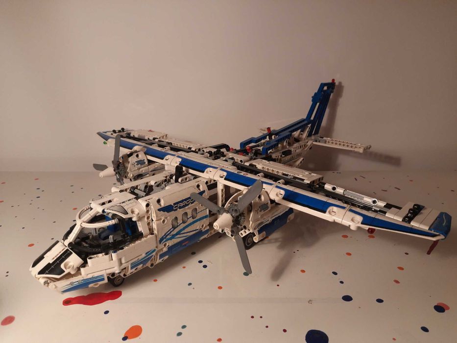 LEGO Technic 42025 Samolot Transportowy