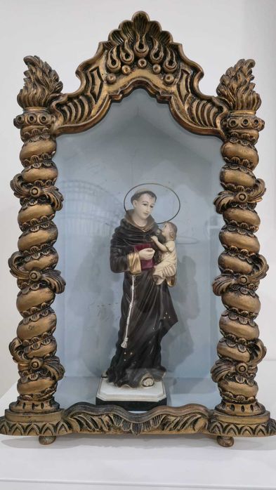 Oratório em Madeira com Santo António em porcelana
