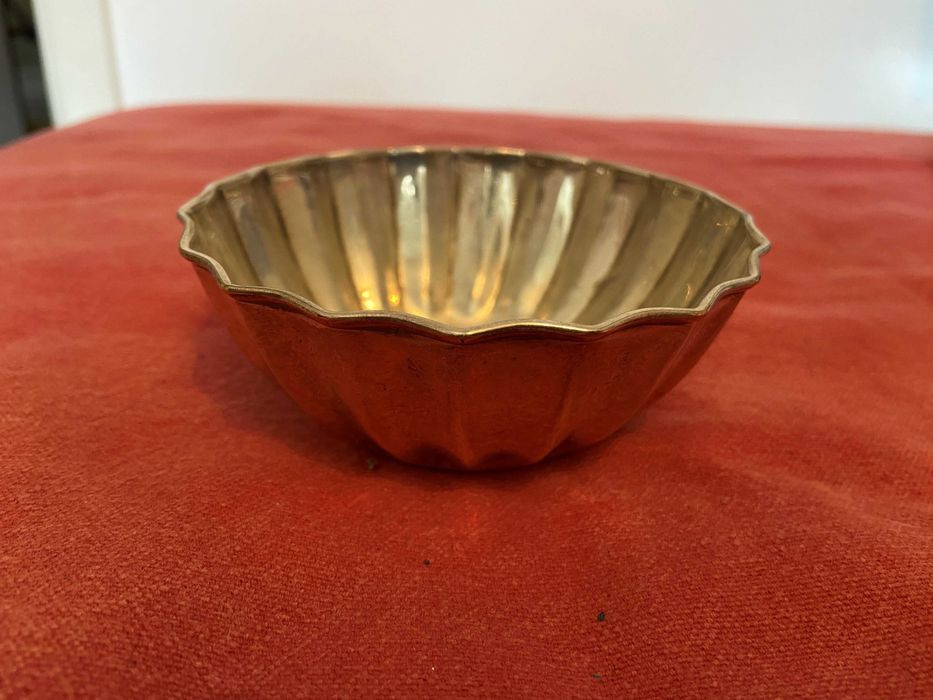 Taça pequena antiga