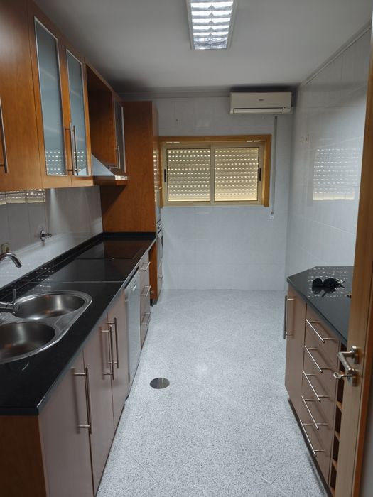 Apartamento T3 com garagem