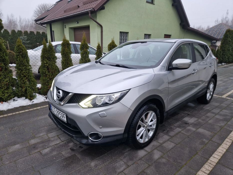 Nissan Qashqai 1,2 DlG-T benzyna Klimatronik Alufelgi Navi Kamera