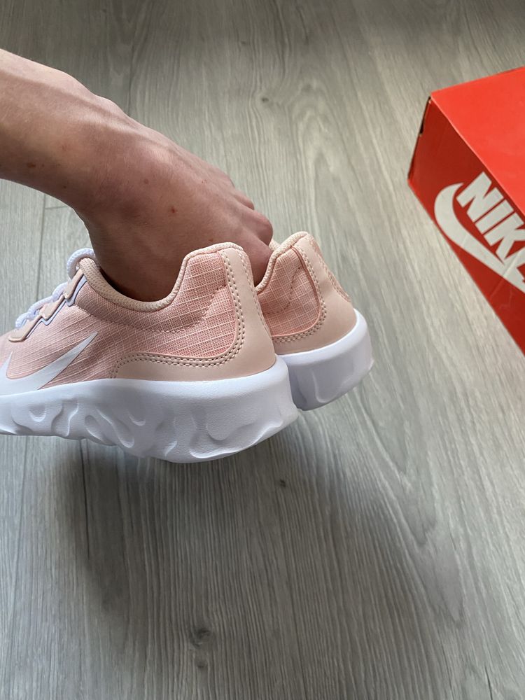 Жіночі Nike Explore Strada