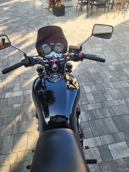 Honda cb750 seven-fifty