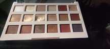 Paleta neutralnych cieni