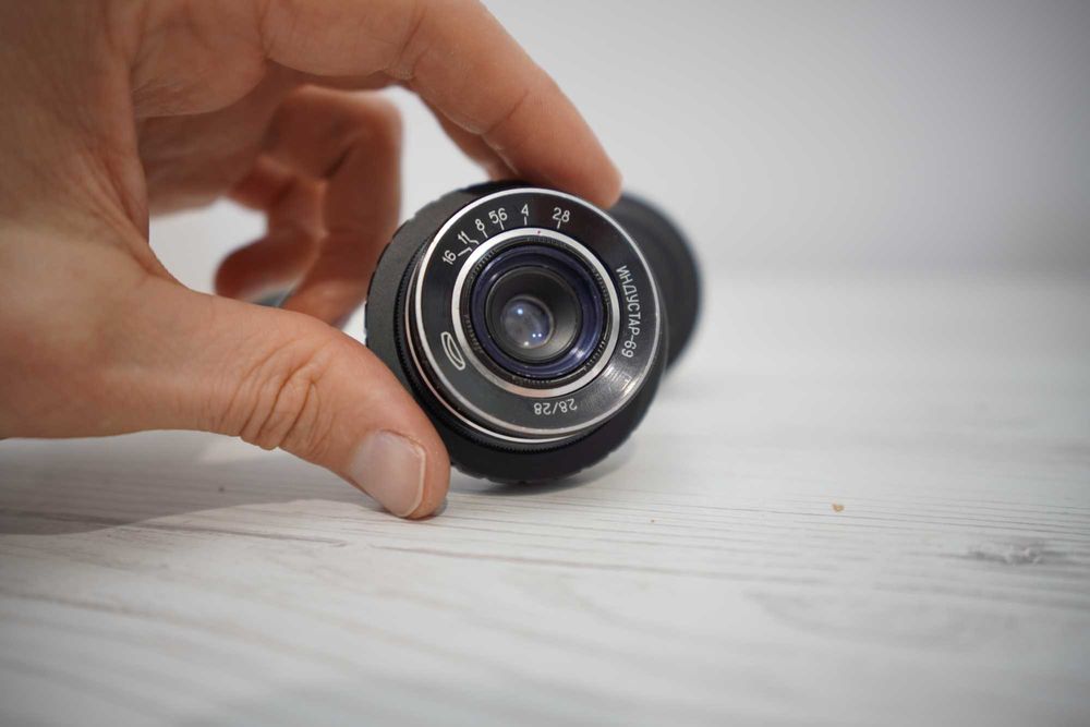 Об'єктиви Risespray 35/1.6 та Индустар-69 28/2,8 для Sony E-mount