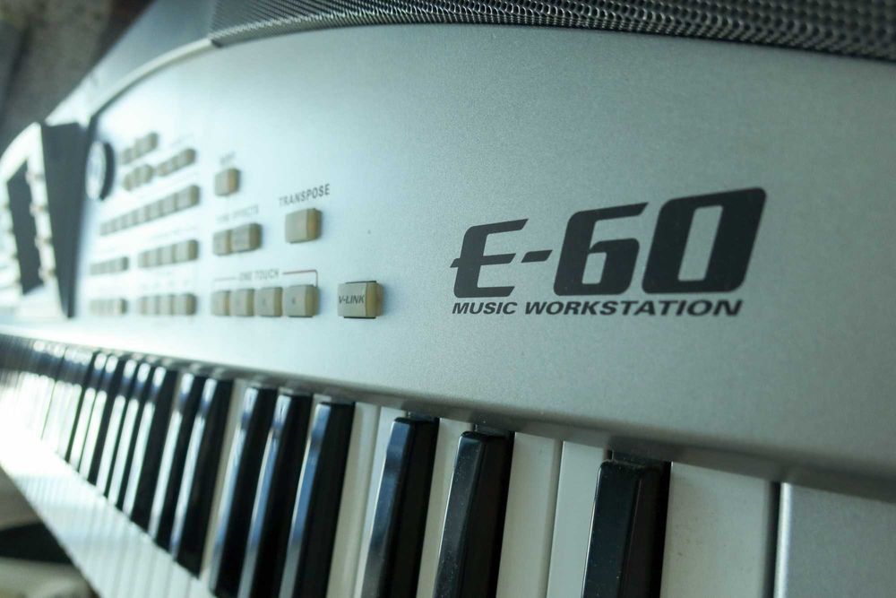Синтезатор Roland E-60