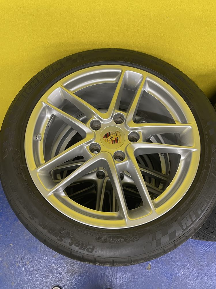 Jantes Originais Porsche 19” + Pneus Michelin 255/45 ZR19