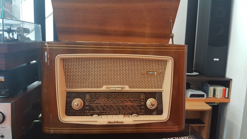 Radio Gira-discos Schaub Lorenz Phono Super 58